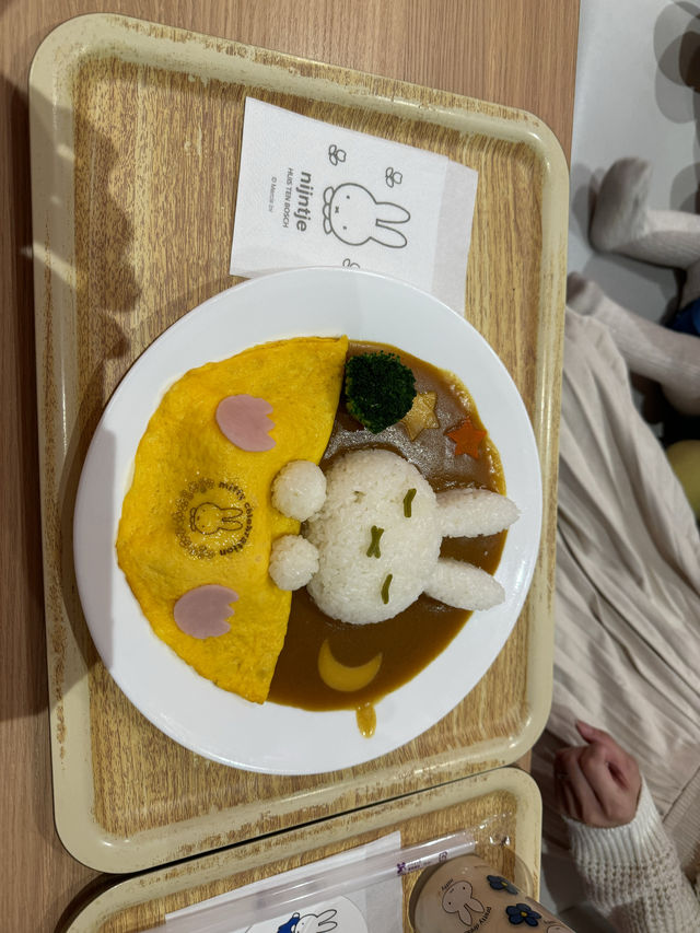 長崎🇯🇵ハウステンボス🐰待ち時間４時間越え‼️ミッフィーカフェ