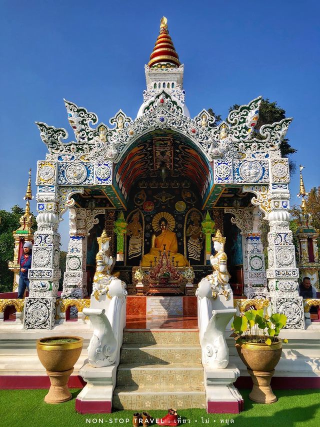 ชมความงดงามของวัดคู่บ้านคู่เมืองเชียงรายมายาวนาน