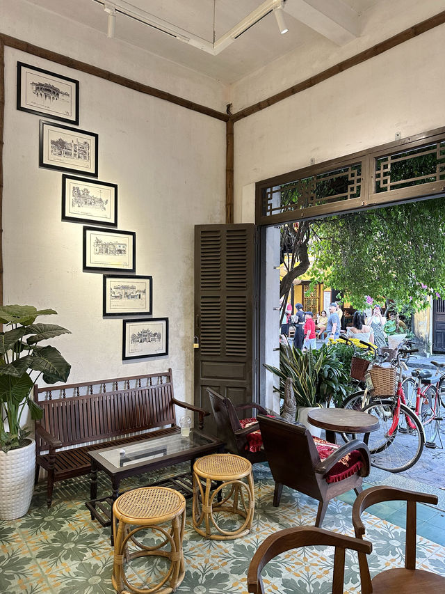ベトナム・ホイアン＊ホイアン旧市街を見下ろせるcafe