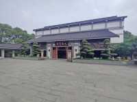 有着999尊佛像的万佛讲寺
