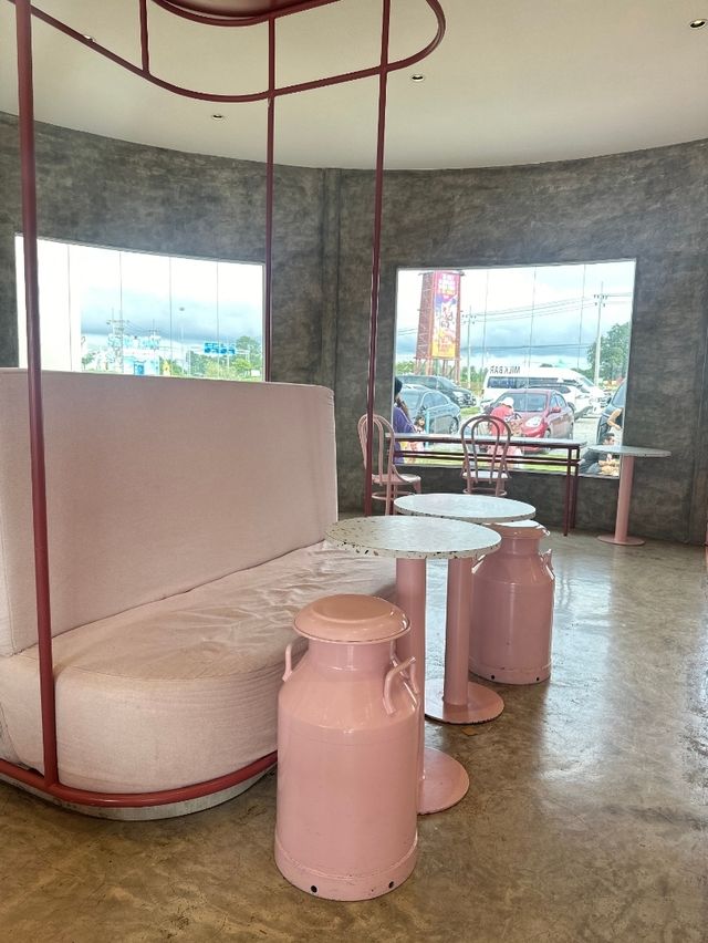 🥛 MILK Bar