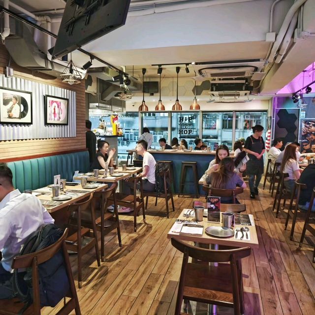 食過😋返尋味嘅🎛️音樂主題🍹酒吧餐廳