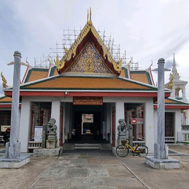 หลวงพ่อโต (ซำปากง) วัดกัลยาณมิตร วรมหาวิหาร