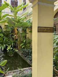 ชอบ Staycation หรูแบบในคฤหาสน์โบราณริมแม่น้ำ! 