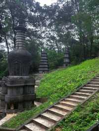 深圳小眾黑色寶塔林，感受寺廟的莊嚴肅穆