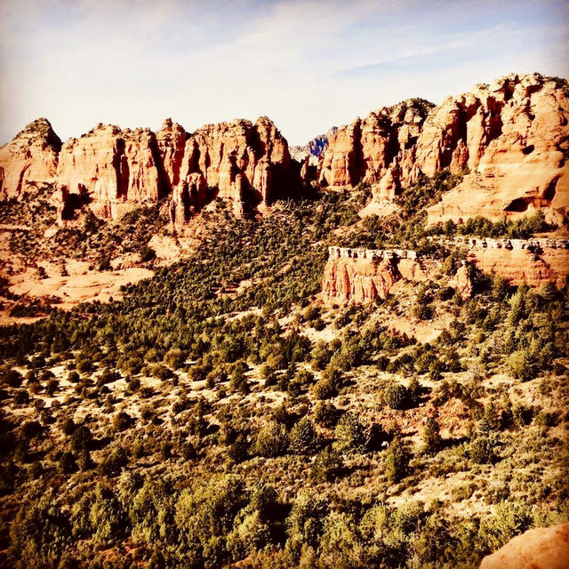 "Thrilling Four-Wheel Jungle Trekking in Sedona: An Exciting Outdoor Adventure"