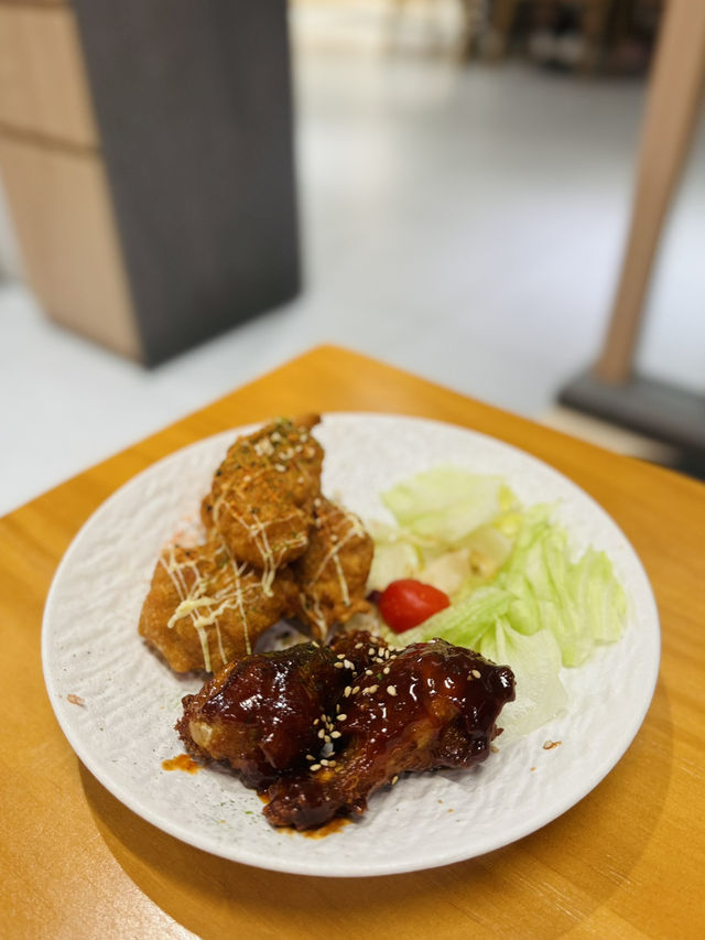 空間感超大嘅日系cafe☕️