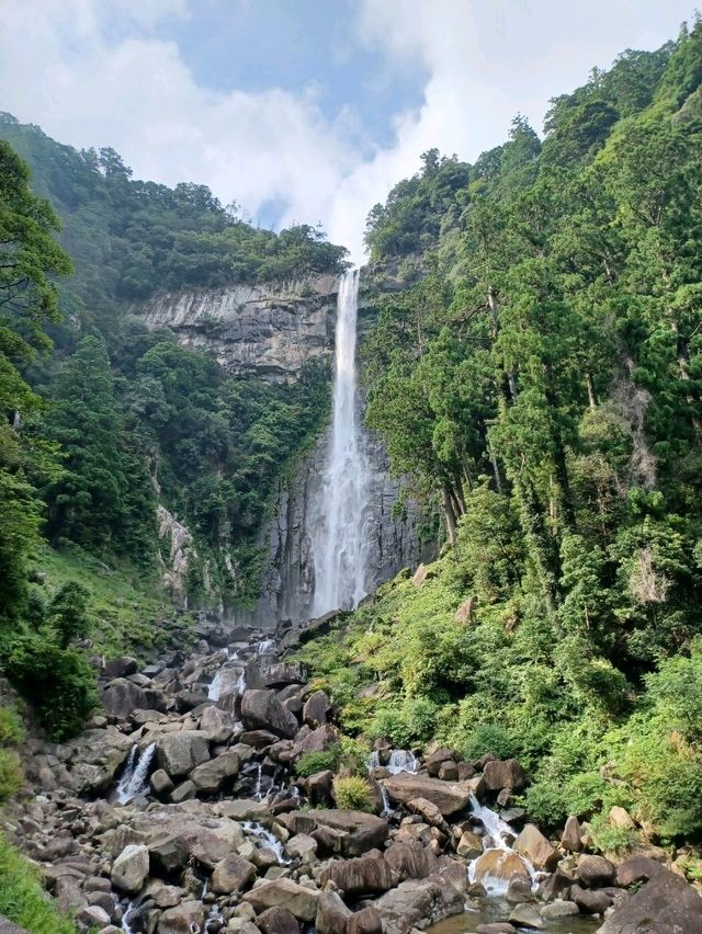 【那智の滝:和歌山県那智勝浦町】圧巻!!高さ133mの日本で最も高い滝!!