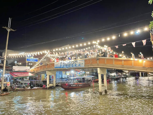 ล่องเรือชมหิ่งห้อย @ตลาดน้ำอัมพวา