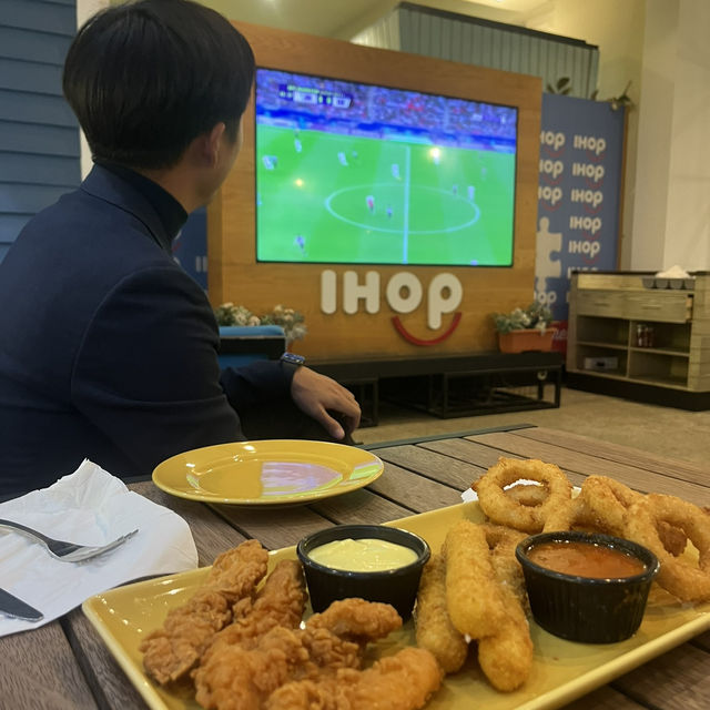 햄버거랑 스포츠를 즐기는 IHOP