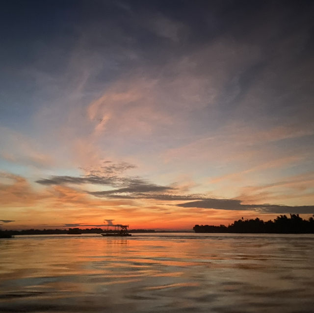 “Si Phan Don: Discover the Tranquil Beauty of Laos’ 4,000 Islands”