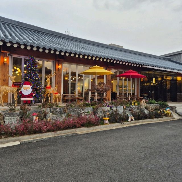 Haegok Cheongdam Cafe & Bakery (퓨전 한옥까페 해곡청담) in YONGIN