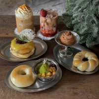 คาเฟ่Christmas เรียบโก้ Vibe ปารีส ที่เอกมัย