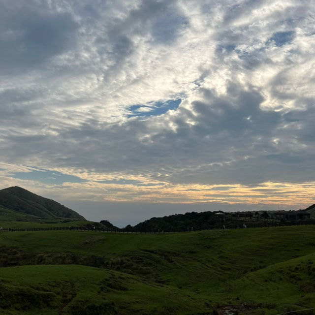 Discover the scenic YangMingShan national park