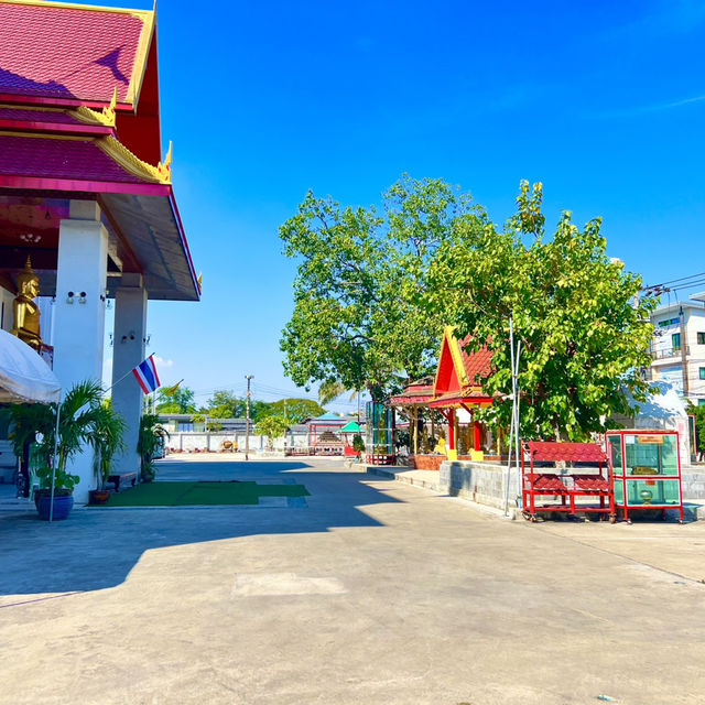 สักการะท้าวเวสสุวรรณ วัดบุญศรีมุนีกรณ์