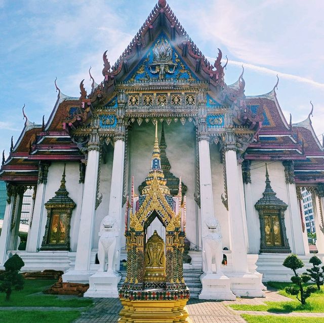 泰國曼谷著名歷史古跡皇家寺廟景點Wat Amarinthraram Worawihan，適合打卡拍照📸冥想