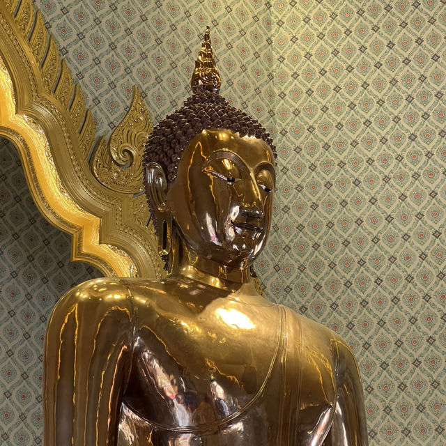 วัดไตรมิตรวิทยารามวรวิหาร • กรุงเทพมหานคร