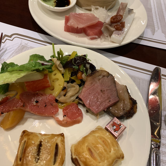 【松鶴自助餐】在古色古香的裝潢中品嚐美味 【松鶴自助餐】在古色古香的裝潢中品嚐美味