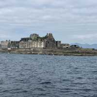 廢墟中的歷史沉重感：軍艦島