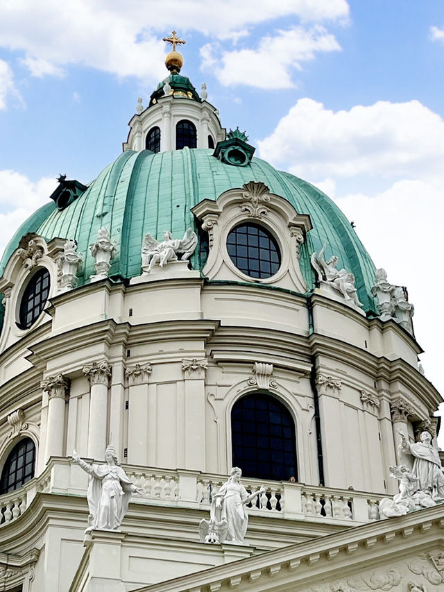 Carls Church, one of the most beautiful landmarks in Vienna🇦🇹