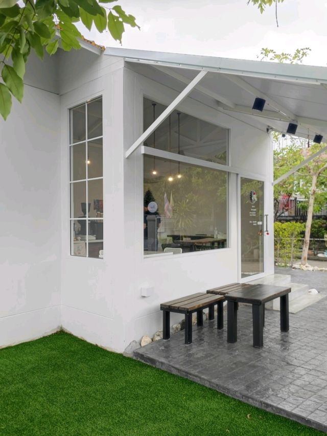 In June's Cafe พิกัดคาเฟ่บางบัวทอง นนทบุรี In June's Cafe พิกัดคาเฟ่บางบัวทอง นนทบุรี