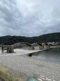 山口｜屹立逾350年 全木頭打造「不會倒的橋」岩國錦帶橋