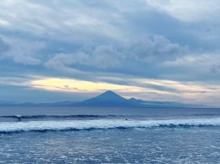 Lombok Island's Famous Attraction Recommendation: Senggigi Beach, Perfect for Photos and Family Trips.