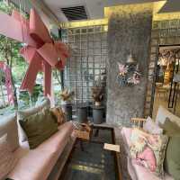 Momako Café: A Pastel Wonderland