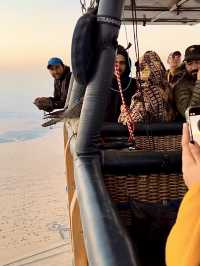 “Soar Above Dubai: Hot Air Balloon Adventure with Majestic Falcon Show”
