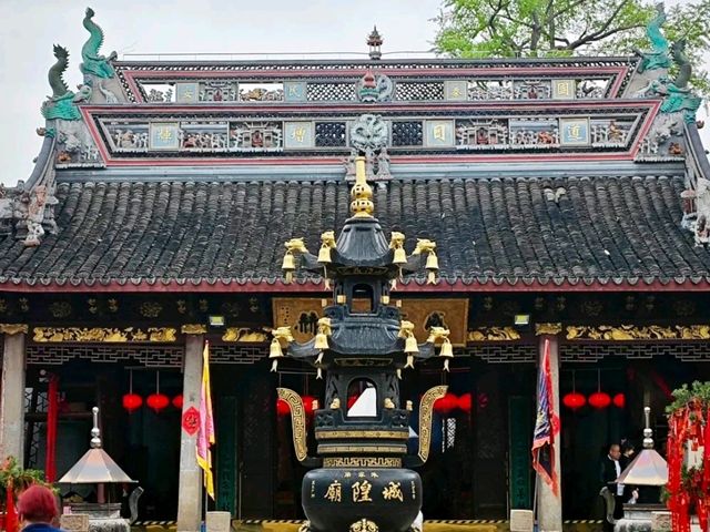 Chenghuang Temple: A Place of Blessings