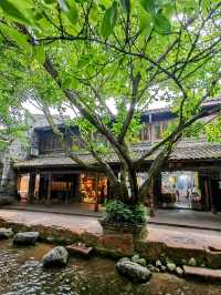 Longtan Plaza: A Spacious Sunken Square