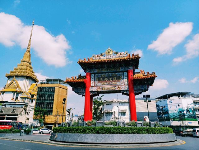 泰國曼谷古跡皇家寺廟華人文化古廟金佛寺唐人街一日遊行程，高大雄偉金塔，適合拍照📸打卡祈福