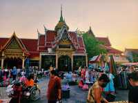 泰國曼谷市中心著名寺廟夜市Wat Ruak Bang Bamru market，靠近mrt地鐵站，純本地人夜市