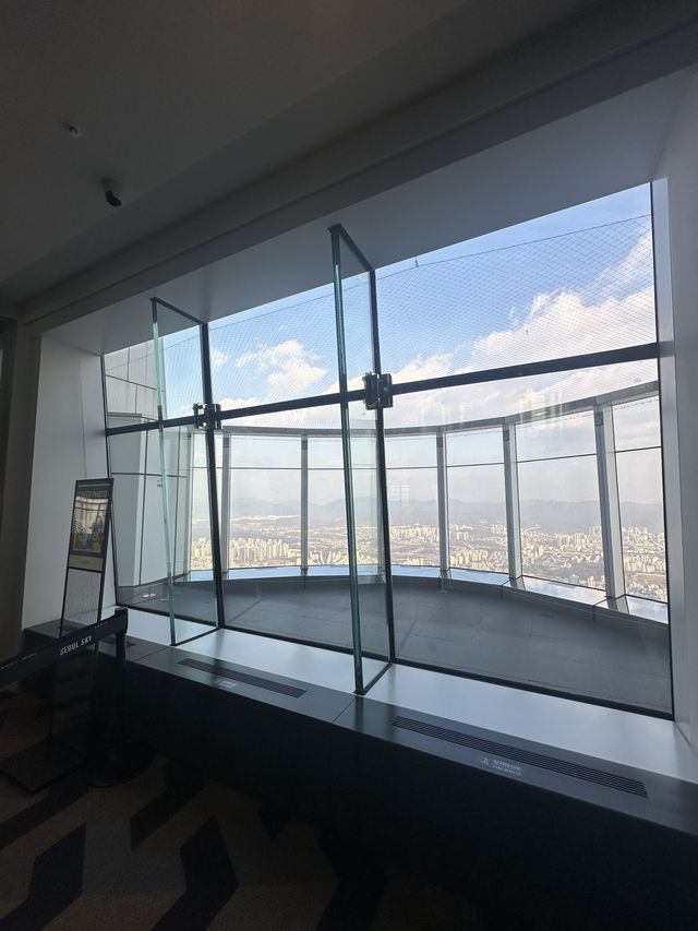 世界第5高的樂天世界塔SEOUL SKY