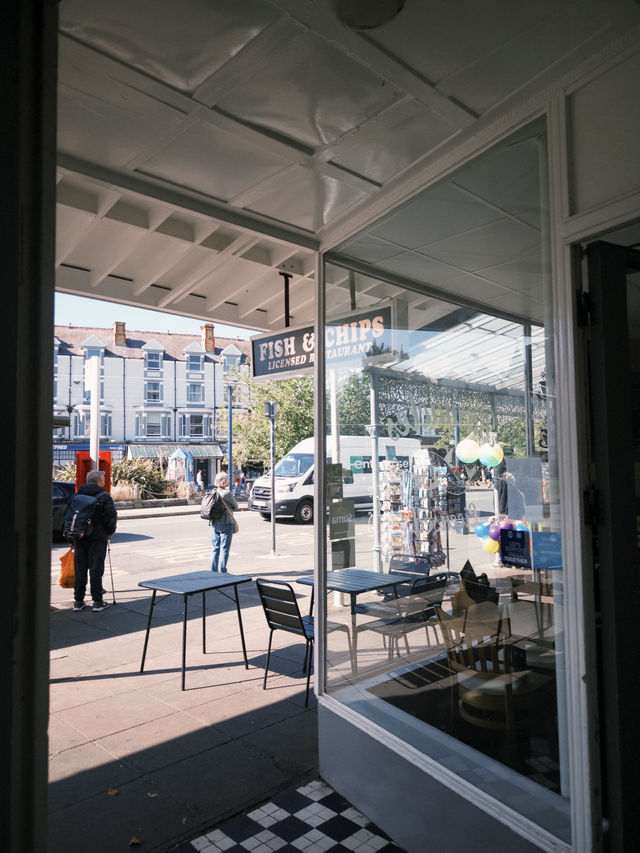 Vintage Llandudno | A Seaside Escape
