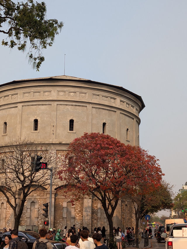 🇻🇳 Hanoi: The Old Quarter and the Captivating Street Chaos 🏮 