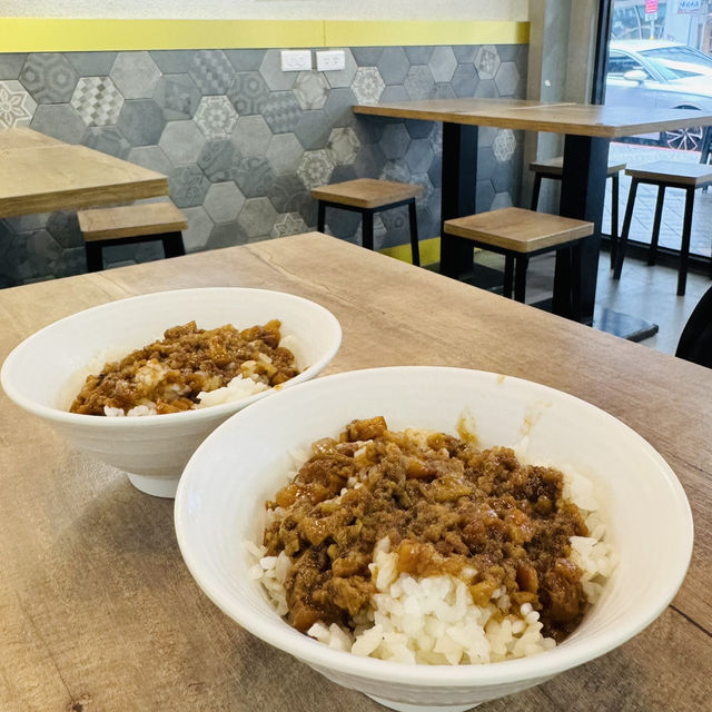 Choose, Weigh, Devour: Cheng Wei Zhen’s Flavor Parade