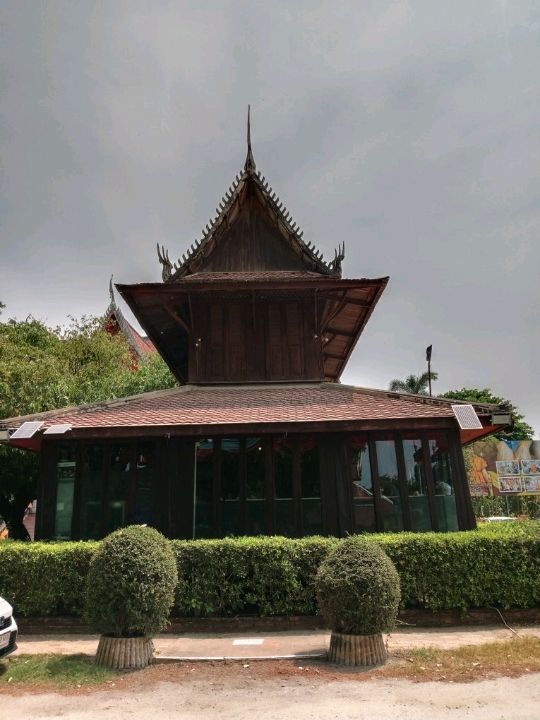 ขอพร วัดราชบูรณะ จังหวัดพิษณุโลก