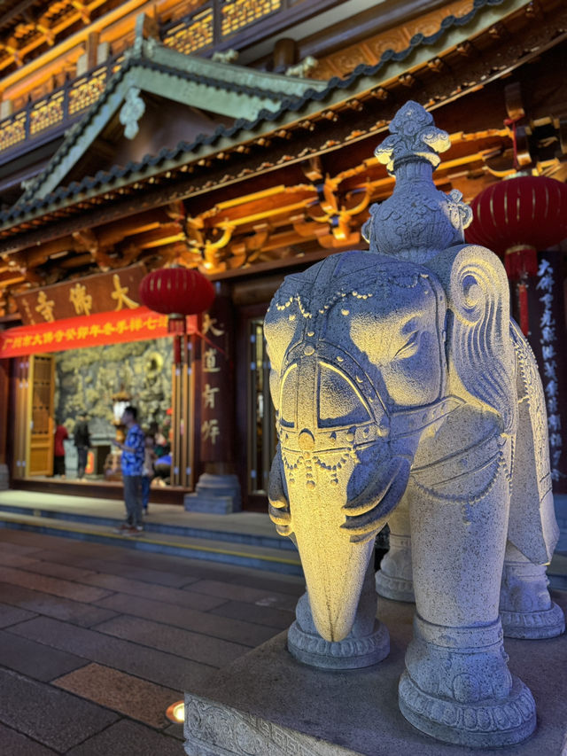 A Hidden Sanctuary in Guangzhou: The Dazzling Grand Buddha Temple