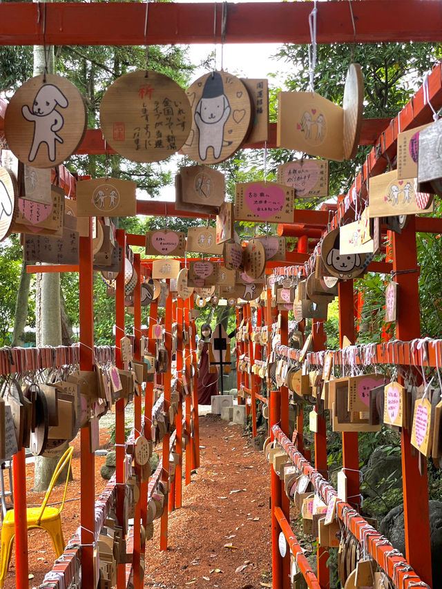 【金沢×石浦神社】コロンとして可愛い水玉模様のお守りや朱塗りの鳥居