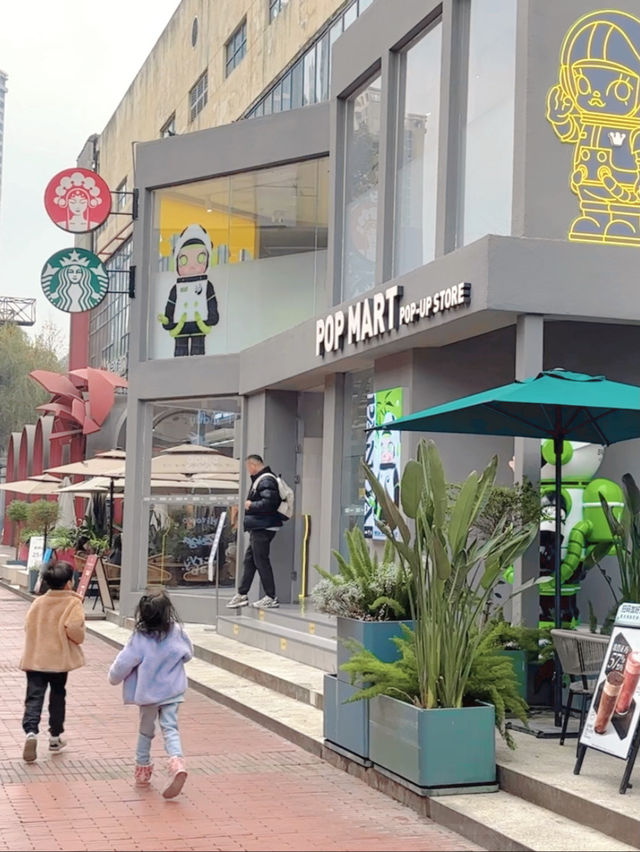 Pop Mart สวยๆที่ Eastern Suburb Memory เฉิงตู