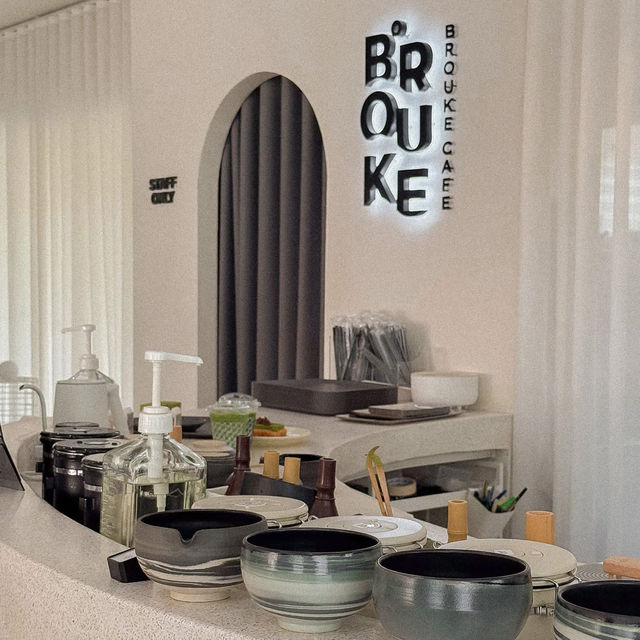 Brouke.cafe • Pattaya, Chonburi  🌴🏖️🌞🍃🌨️ 