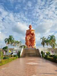 ขอพรหลวงพ่อโตองค์ใหญ่ ปทุมธานี