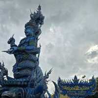  วัดร่องเสือเต้น Blue Temple