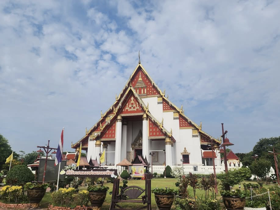 วัดหน้าพระเมรุราชิการาม (พระอารามหลวง)