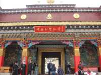 【松賛林寺｜Songzanlin Monastery】 “ミニポタラ宮”とも呼ばれる、チベット文化が息づく壮麗な寺院