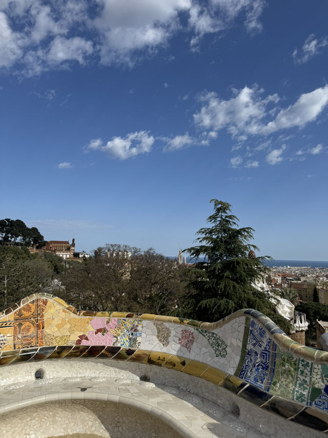 【スペイン バルセロナ】カラフルポップな世界遺産。グエル公園！