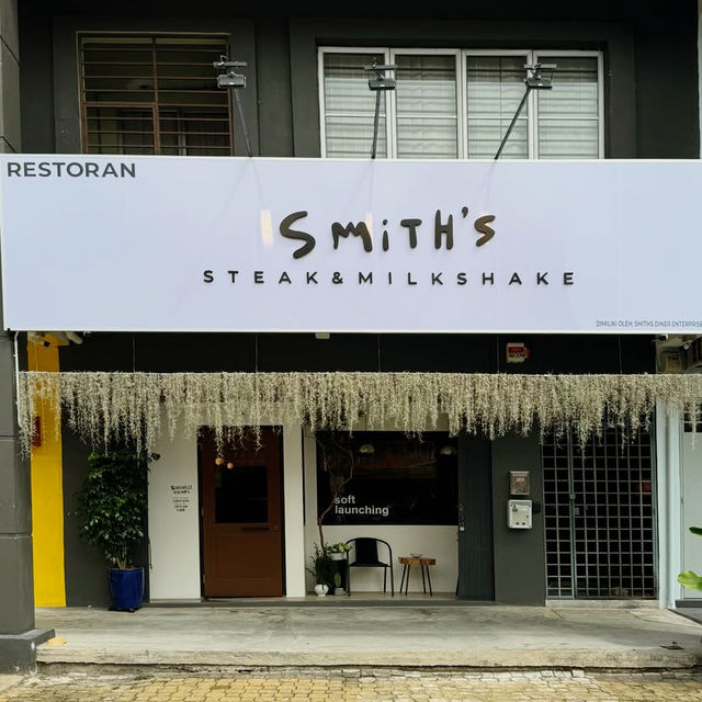 Timeless Elegance at Smith’s Cafe