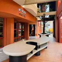 ร้านมู้ดดี แสงสวย เชิงสะพานนวรัตน์ "Belly's"