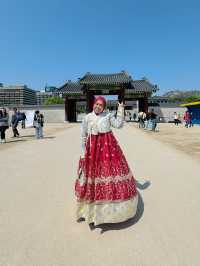 Wearing Hanbok Walk Around Gyeongbokgung Palace😍